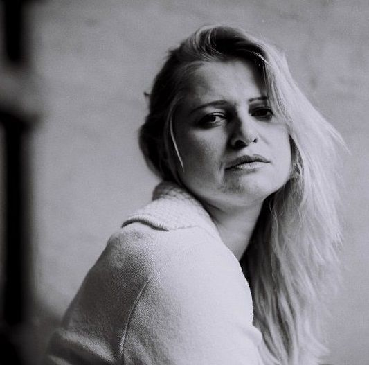 Portret: Mojca Kumerdej