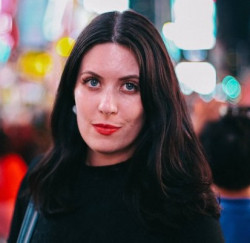 Portret: Lara Paukovič