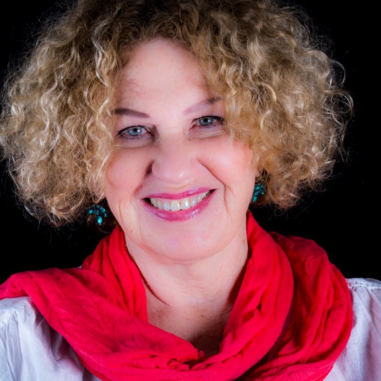 Portret: Agi Mishol