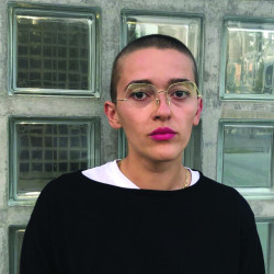 Portret: Enis Maci