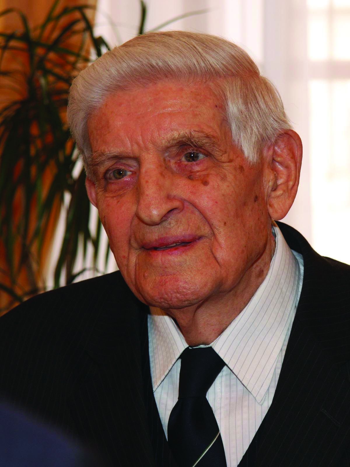 Portret: Anton Vratuša