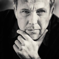 Portret: Tomasz Różycki
