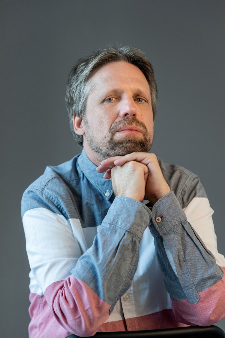 Portret: Miklavž Komelj