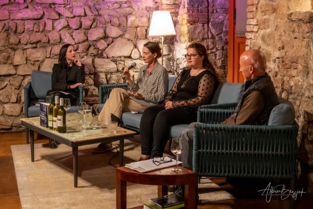 Naslovnica: 86. Huda pokušnja! s Katarino Marinčič ob vinu kmetije Pintarjevi