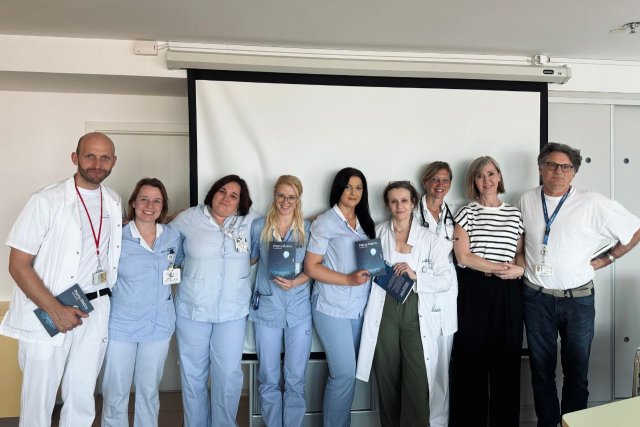 Naslovnica: Doris Kukovičič in založba Beletrina podarili knjige Pisma Maticu Pediatrični kliniki v Ljubljani